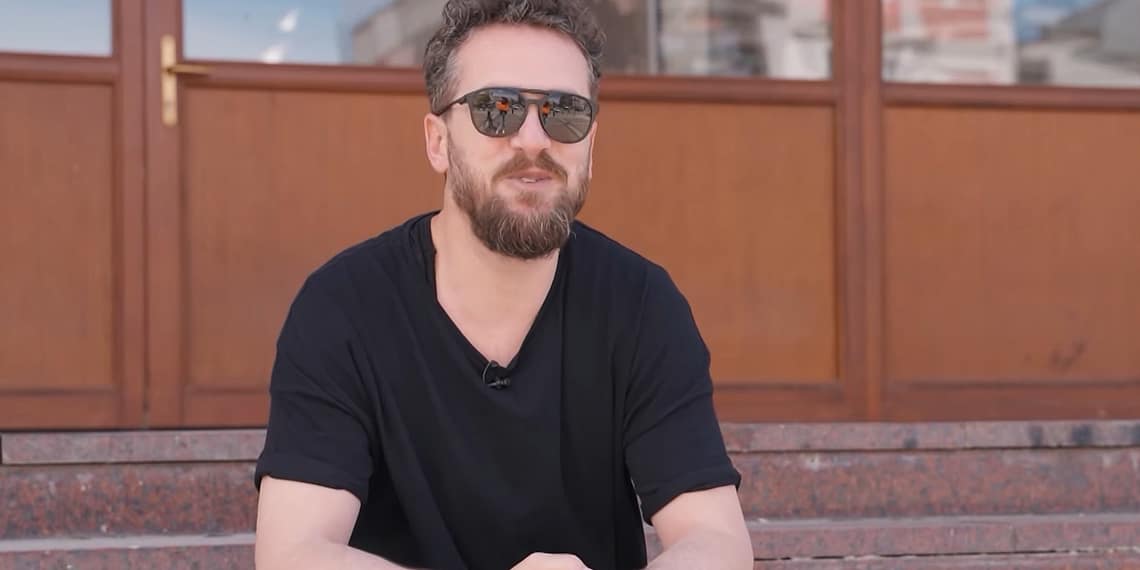 Maniakët kosovarë, që nuk u shpëton asnjë film pa e shikuar