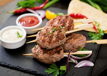 Qofte shtëpie e mish pule