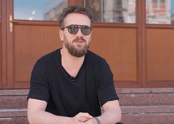 Maniakët kosovarë, që nuk u shpëton asnjë film pa e shikuar