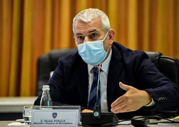 Digjet Qendra për Regjistrim të Automjeteve në Zubin Potok, sulmohet ajo në Zveçan, Sveçla: Akt me elemente terroriste