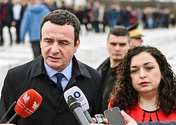 Osmani e Kurti homazhe në Prekaz: Përulemi para atyre që sakrifikuan për liri, pavarësi e bashkim