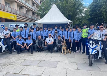 Dita Ndërkombëtare e Fëmijëve, policët festojnë së bashku me voglushët