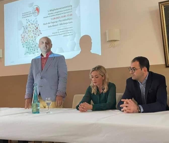 Shqiptarët për shqiptarët: Dr.Marsela Ceno vazhdon misionin e saj fisnik për t’i bashkuar mjekët shqiptarë në Gjermani