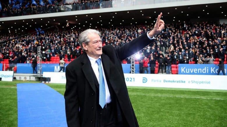 Pas dorëheqjes së Bashës, reagon Berisha